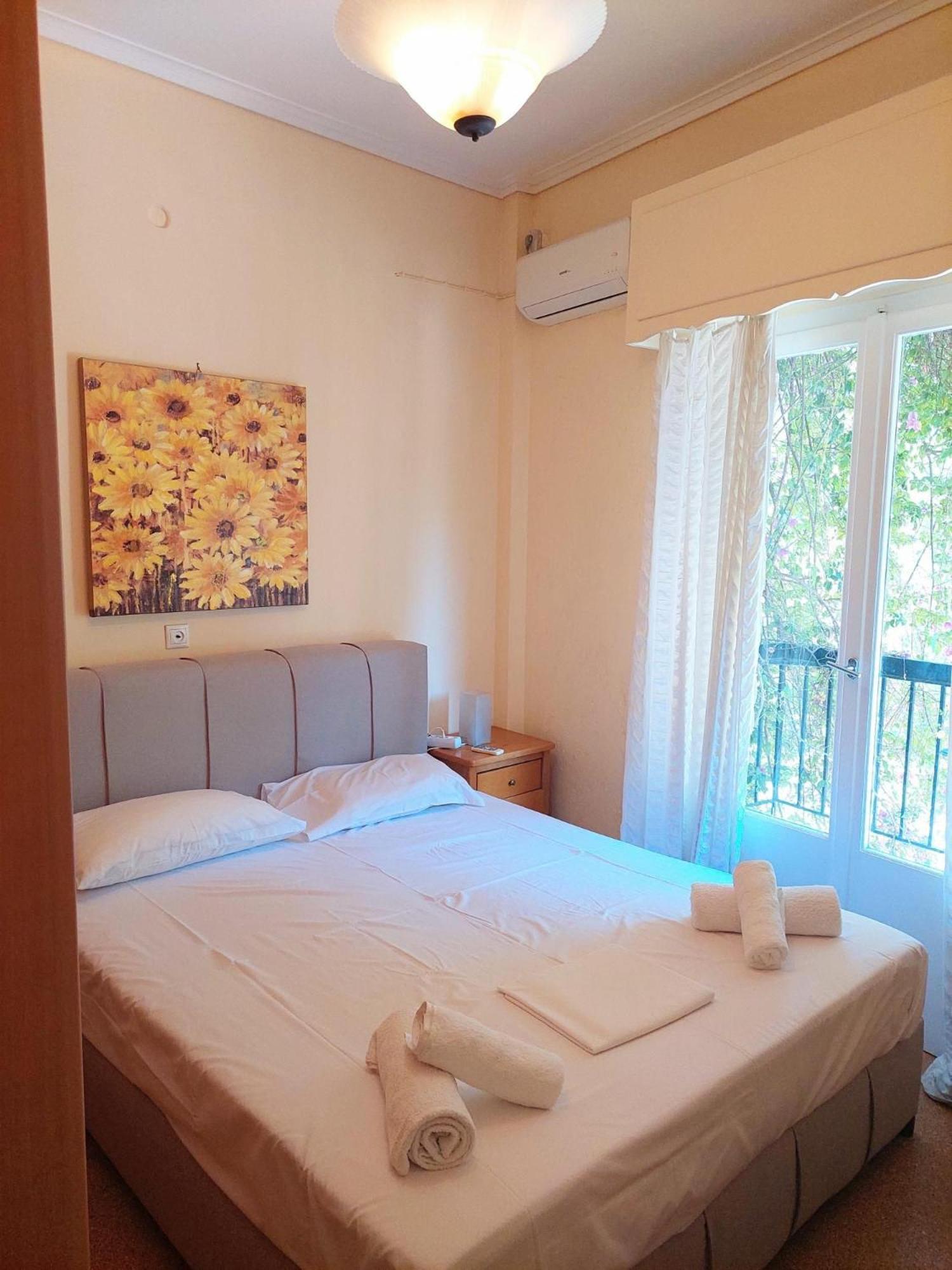 Cozy Apartment In Acropolis With Roof Garden Atenas Exterior foto