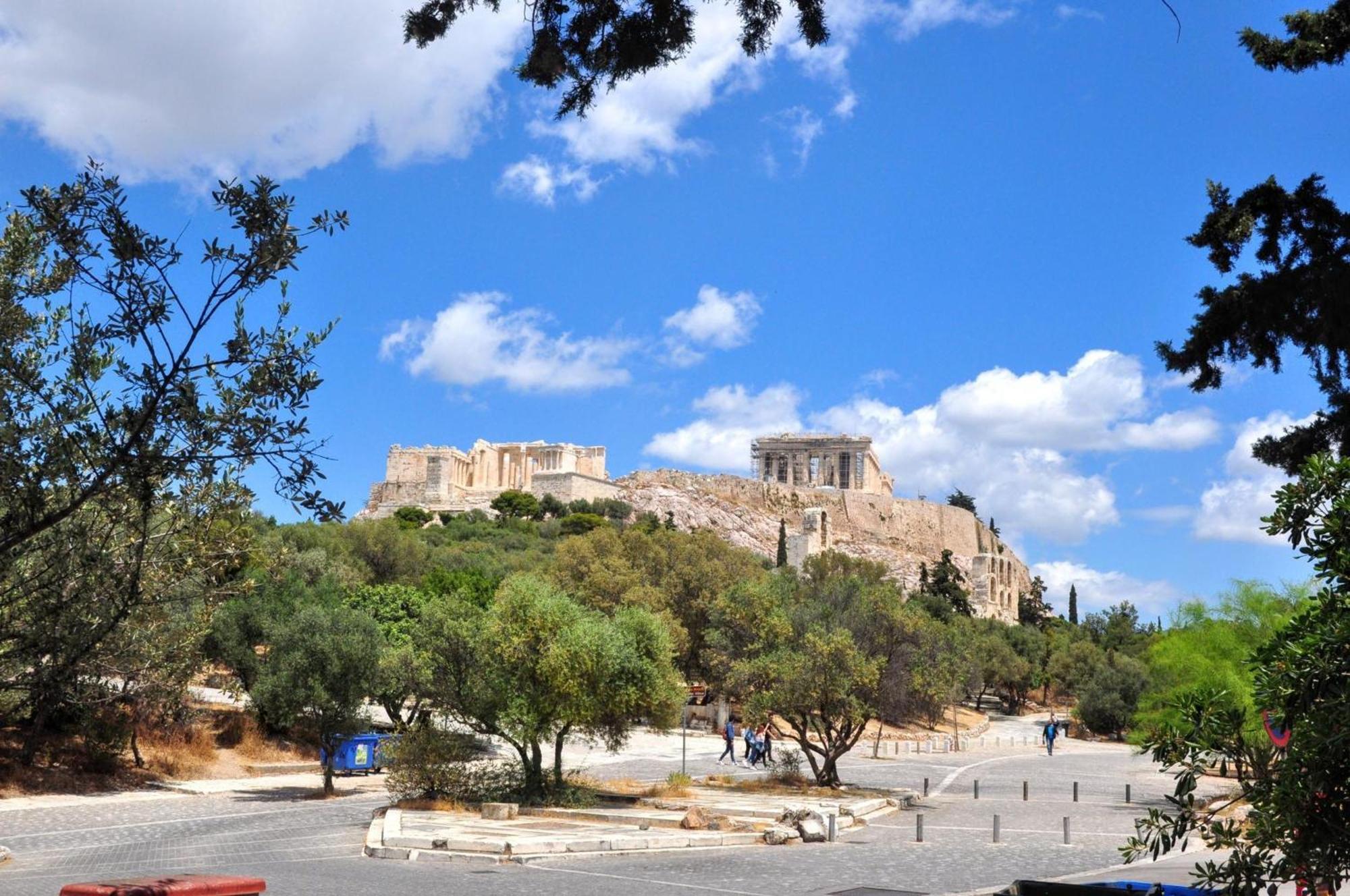 Cozy Apartment In Acropolis With Roof Garden Atenas Exterior foto